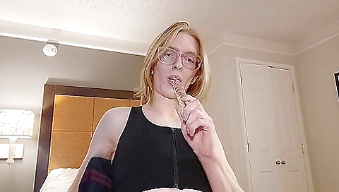 Hot amateur amateur blonde with large boobs in amateur porn